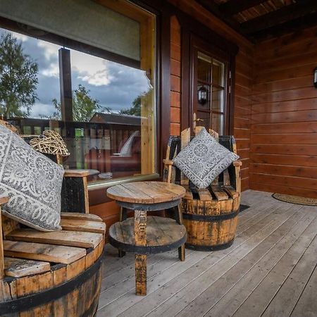 Red Squirrel Log Cabin With Hot Tub Keith Exterior foto
